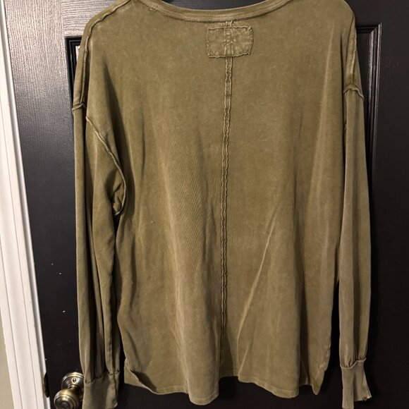 NWOT Free People Long Sleeve T Shirt Army Green Lightweight Small - Picture 4 of 4